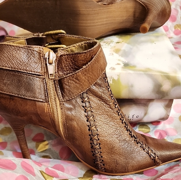 Carlos Leather Ankle Boots size 6.5 made in Brazil (only worn one time) - Picture 2 of 11